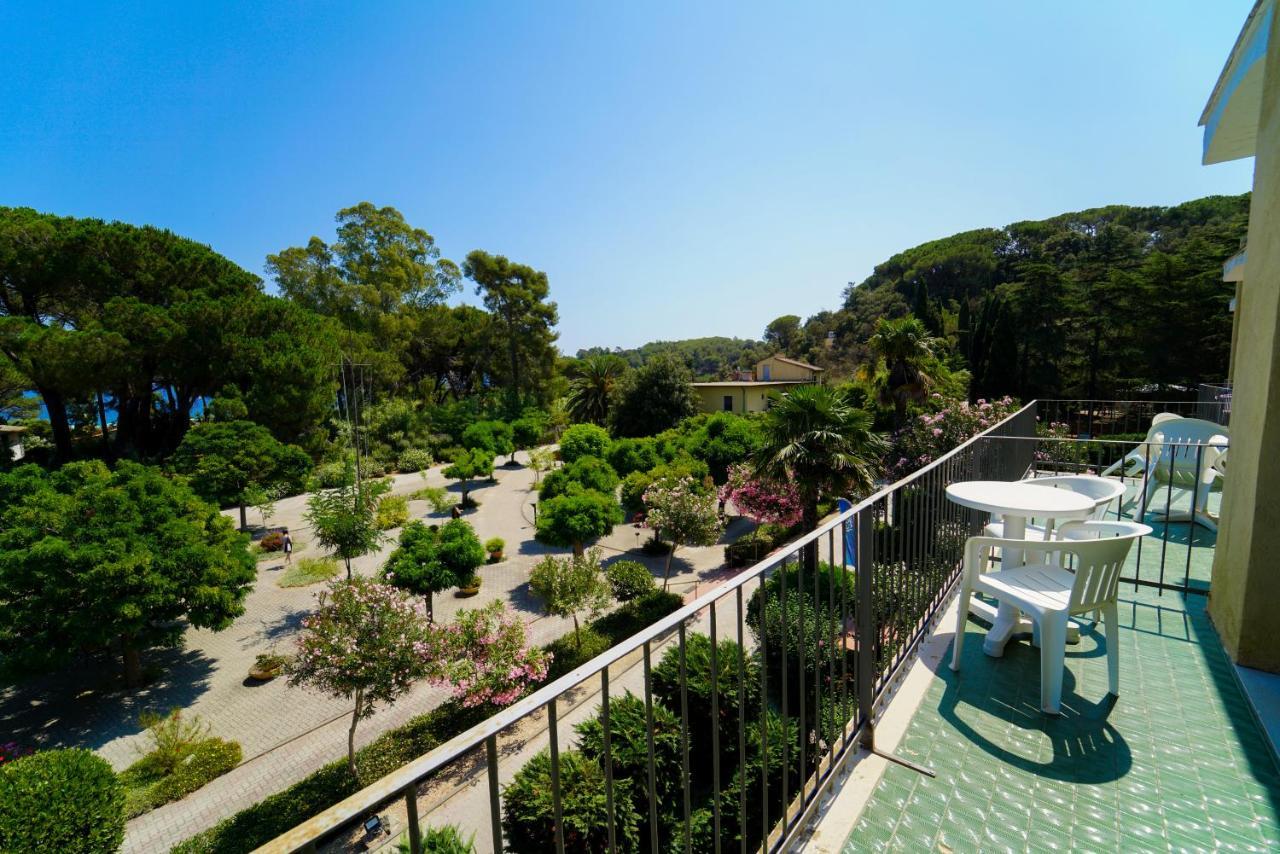 Hotel Le Acacie Capoliveri  Εξωτερικό φωτογραφία