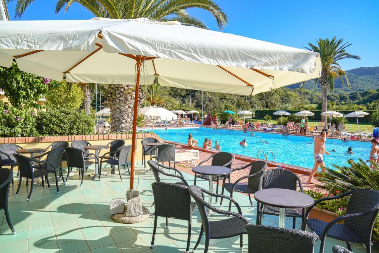 Hotel Le Acacie Capoliveri  Εξωτερικό φωτογραφία